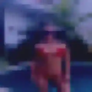 Celeste, femme de 19 ans propose rencontre libertine à Arradon
