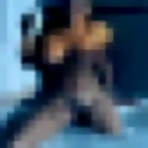 Ava (42 ans) à Brech cherche une rencontre ce soir