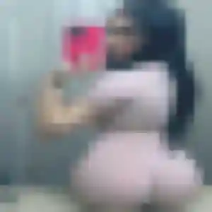 Photo de Karine à Gourin (39 ans) - rencontre libertine gratuit