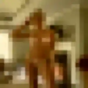 Photo de Capucine à Locmiquélic (36 ans) - rencontre libertine gratuit