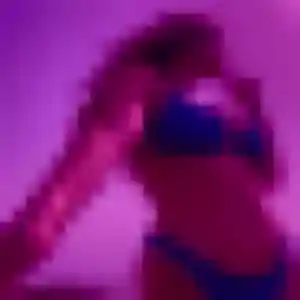 Salima, 33 ans, connectée à Montoir-de-Bretagne pour une rencontre coquine