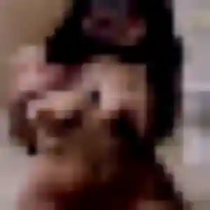 Ava, 22 ans, dispo pour rencontre libertine à Perros-Guirec