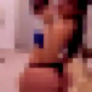 Vera, 24 ans, en ligne à Riec-sur-Bélon pour une rencontre coquine