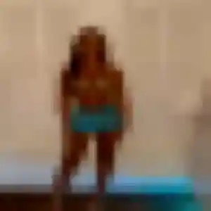 Zelda, femme de 27 ans cherche rencontre libertine à Roscoff