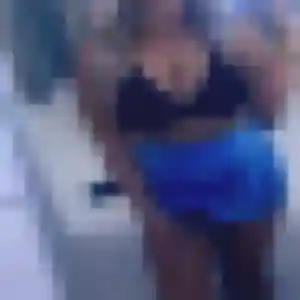 Laetitia, 26 ans, connectée à Saint-Jacques-de-la-Lande pour un rencontre libertine