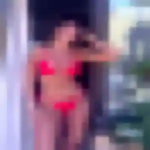 Charlotte, 22 ans, disponible à Saint-Mars-du-Désert pour une rencontre coquine