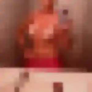 Celia, femme de 26 ans cherche rencontre libertine à Trégunc